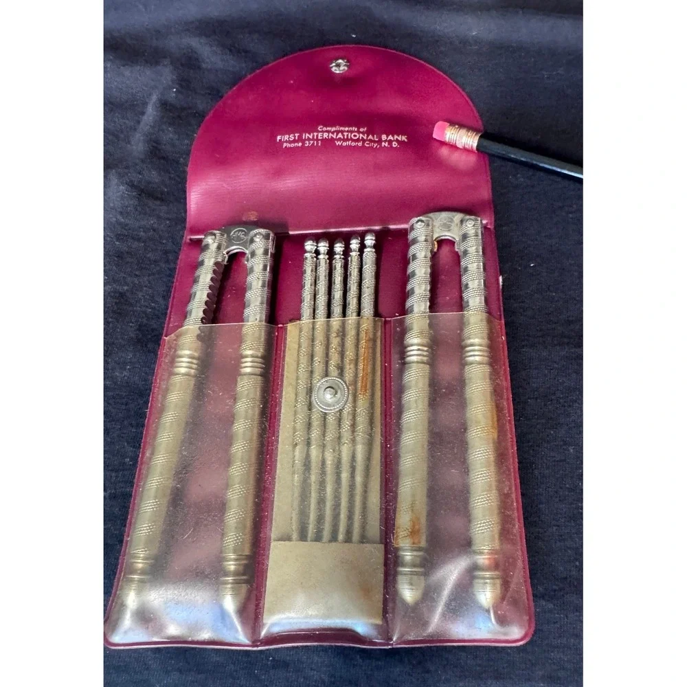 Vintage Plaid Nutcracker Set‎ 2 Crackers 6 Picks MCM Pouch